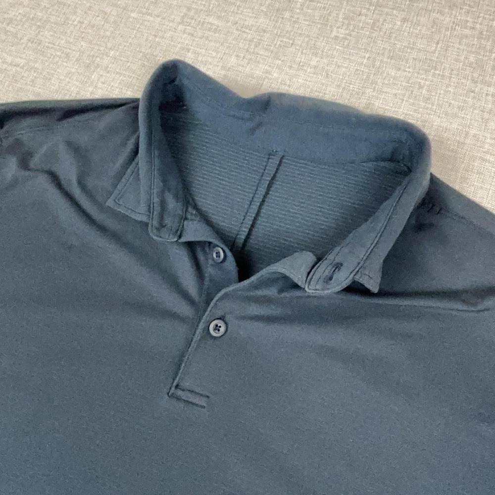 Lululemon Evolution Polo Dark Grey Shirt Mens Medium Short Sleeve Performance